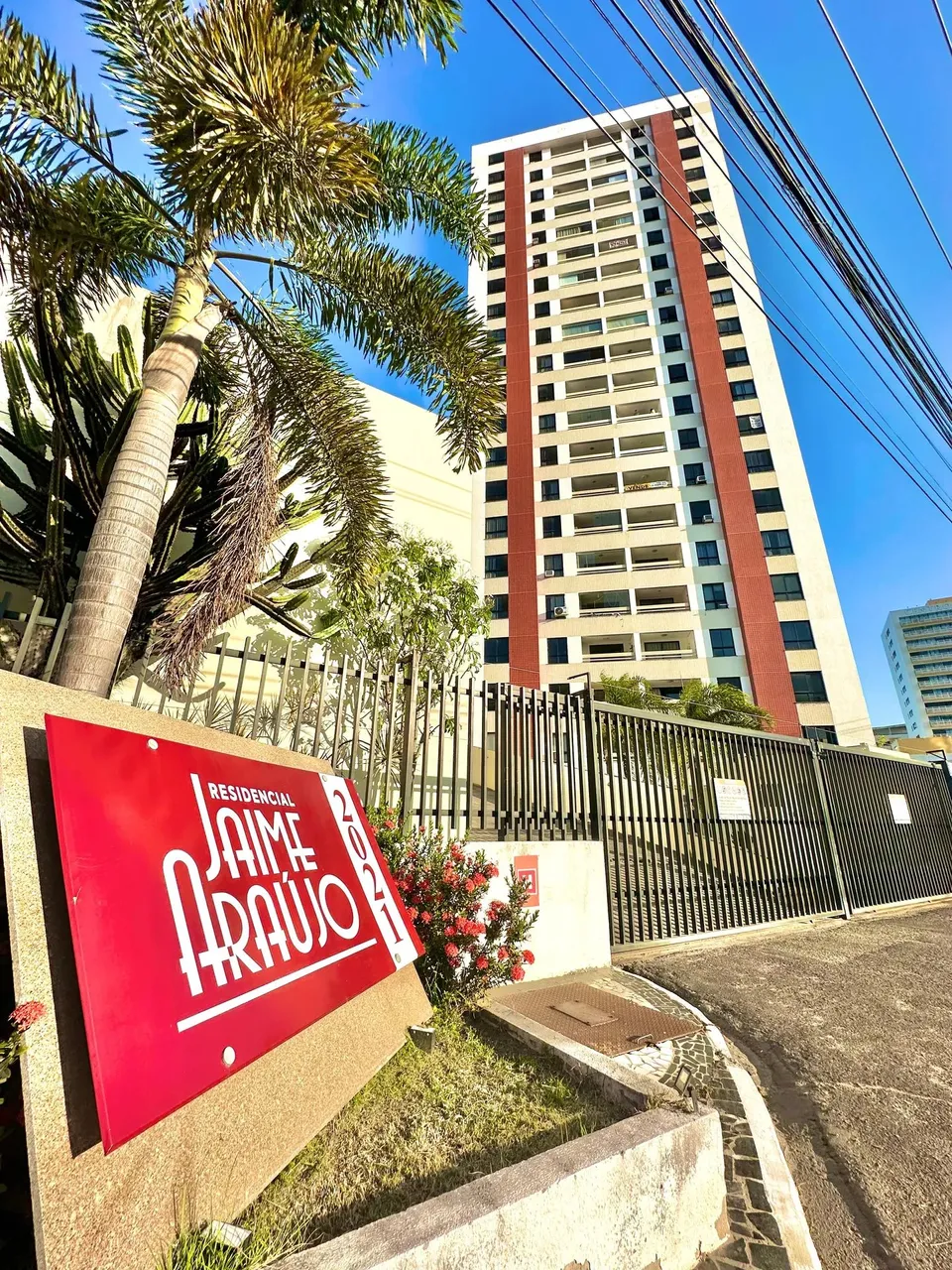 Apartamento à venda no condomínio Jaime Araújo, bairro Jardins
