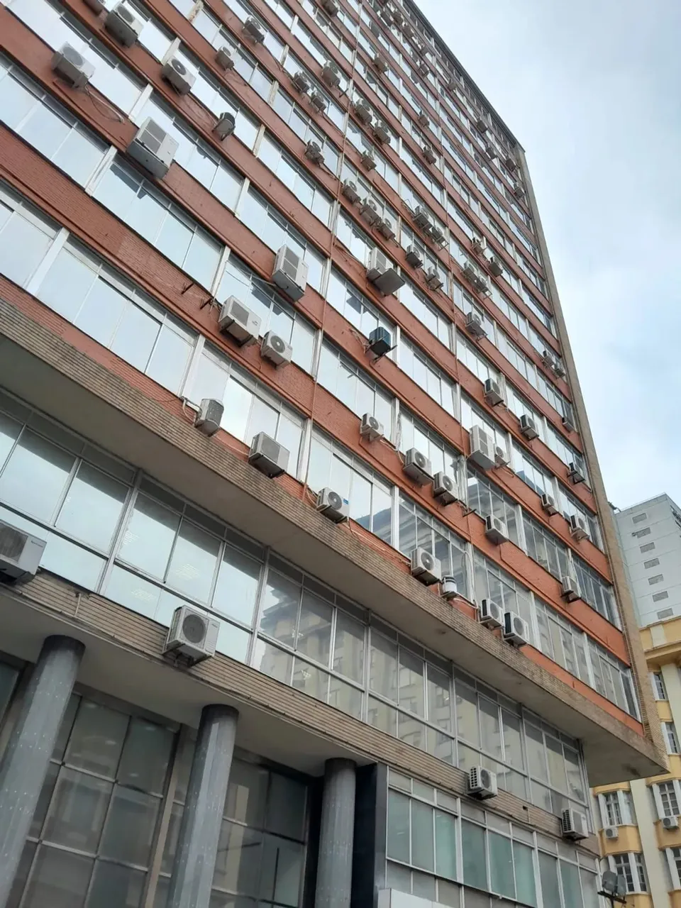 Salas com meio andar,para empresas ou órgãos públicos com 262,41m2 ,Centro