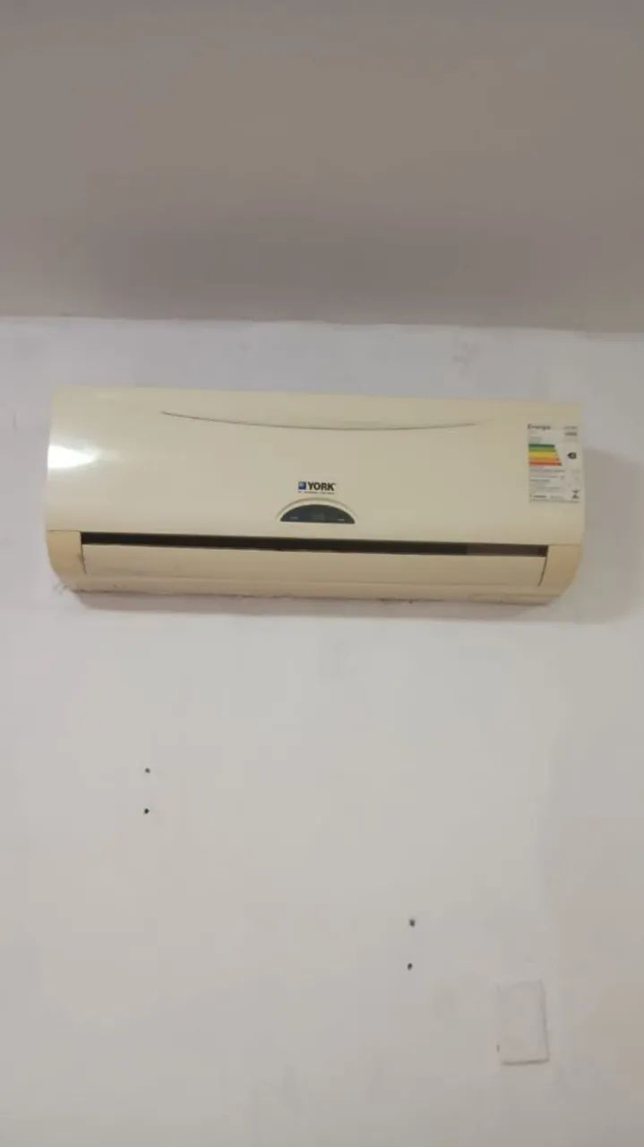Ar Condicionado York Split - 12000 BTUs