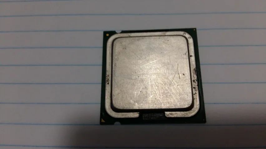 Processador Celeron D 331 de 2.66 GHz LGA 775 - Funcionando