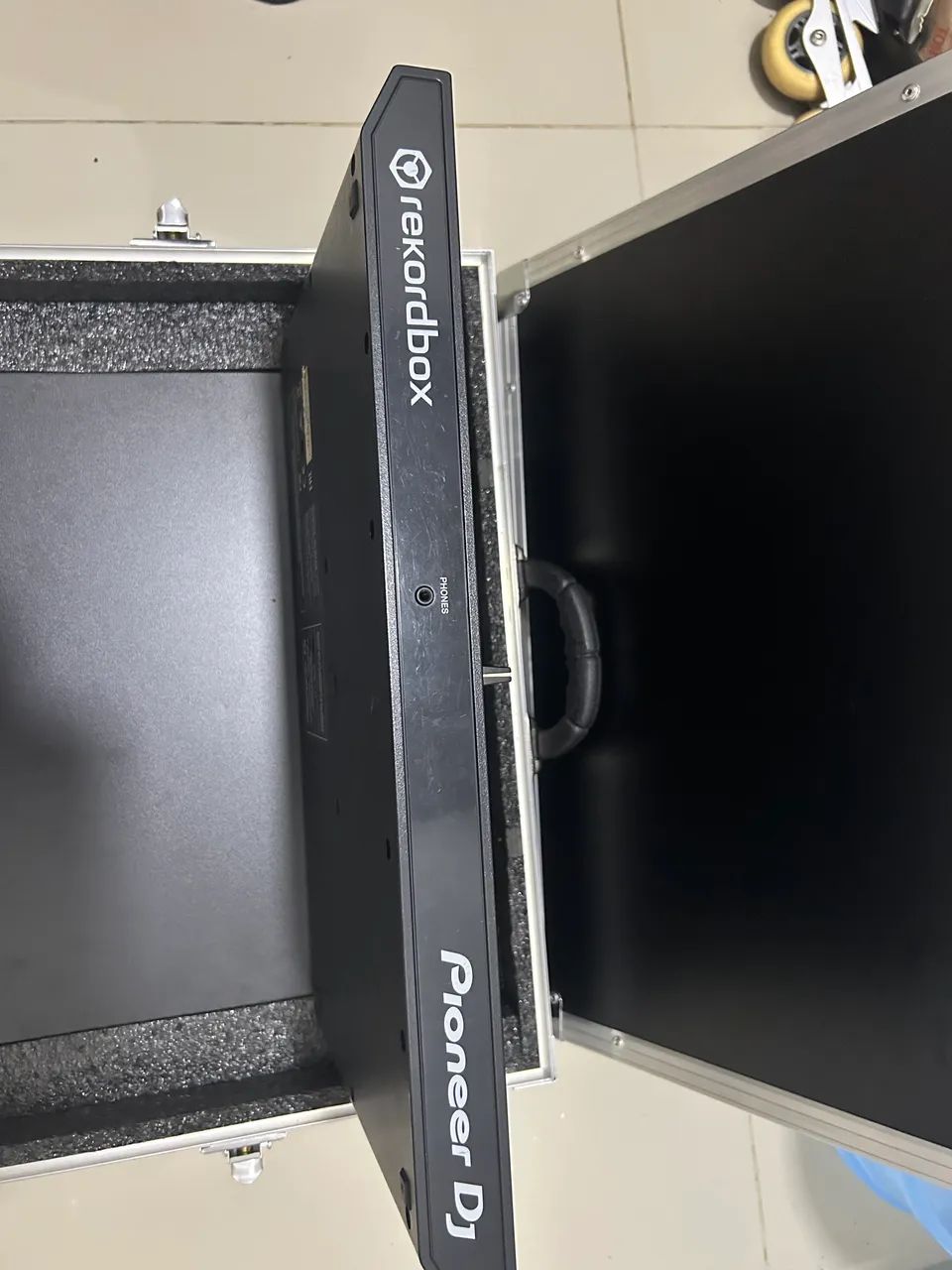 Pioneer DJ Controller with Hard Case64290469272449124