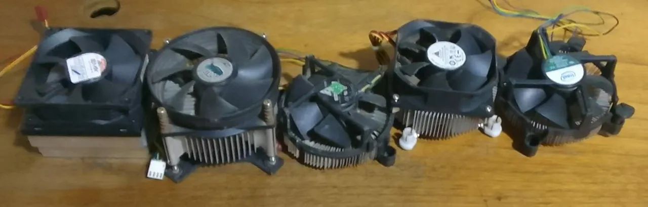 Lote de 27 Coolers de CPU - Diversos Modelos