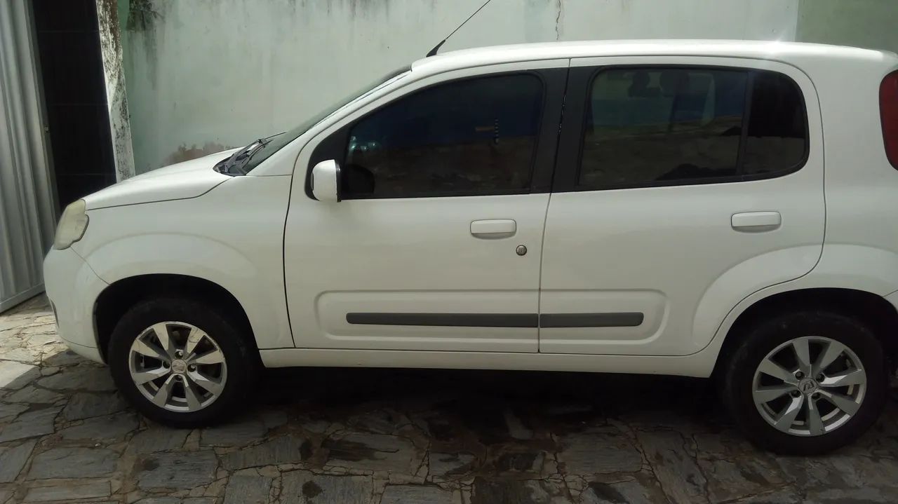 Fiat Uno Attractive 1.4 EVO Fire Flex 8V 4P 2011 - Foto 2