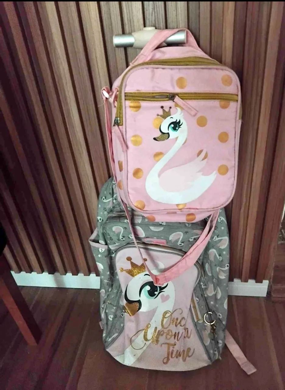 Kit escolar infantil Puket Mochila rodinhas + Lancheira Rosa Cisne 