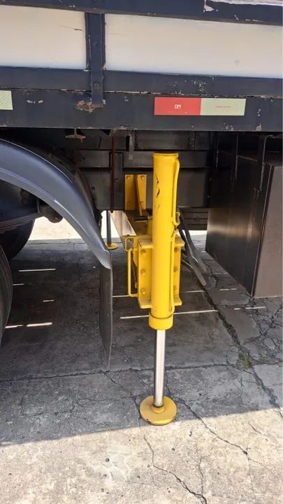 Volvo vm. 270 truck munk 30 toneladas carroceria ano 2015.   - Foto 4