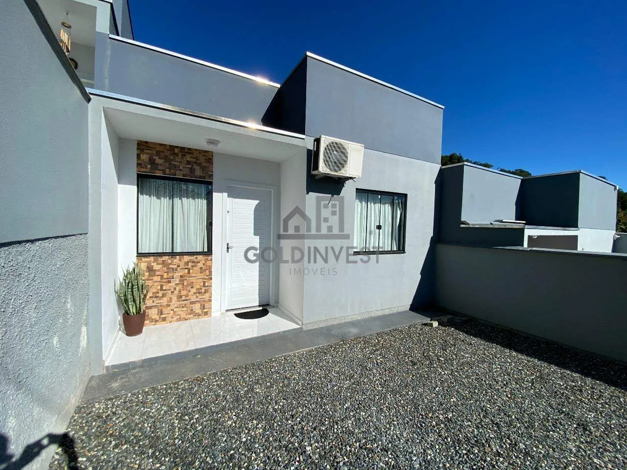 Casa semi mobiliada com 3 dormitórios no bairro Primeiro de Maio-Brusque!!