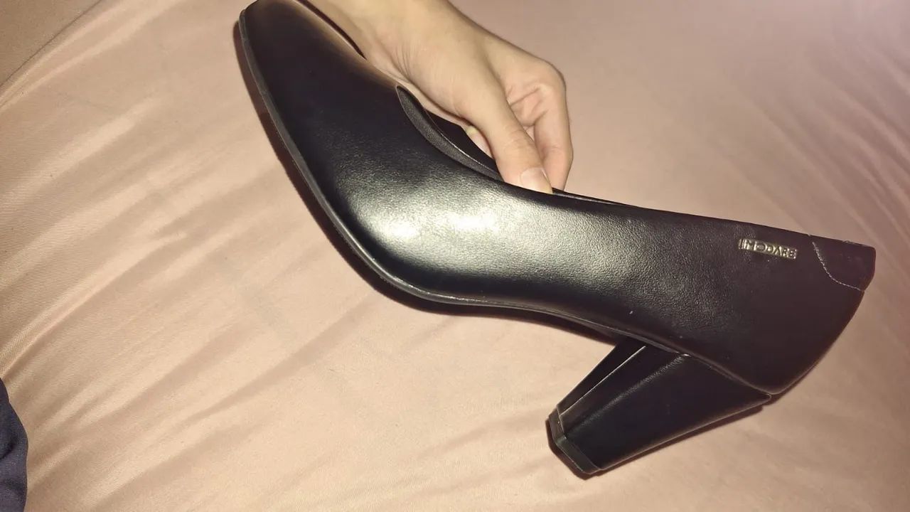 Sapatos de salto alto pretos - Foto 5