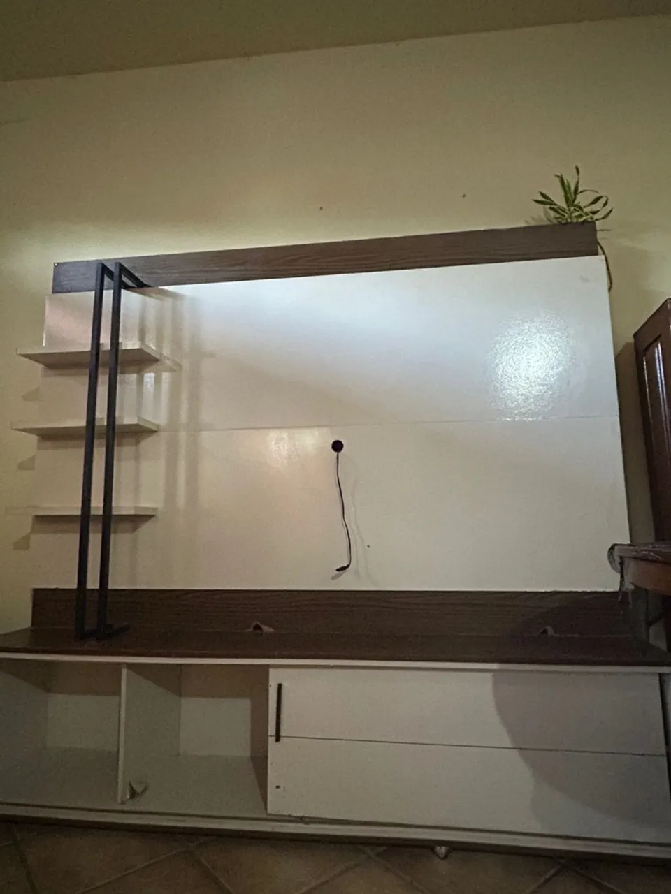 Painel/Rack para TV com nichos e prateleiras