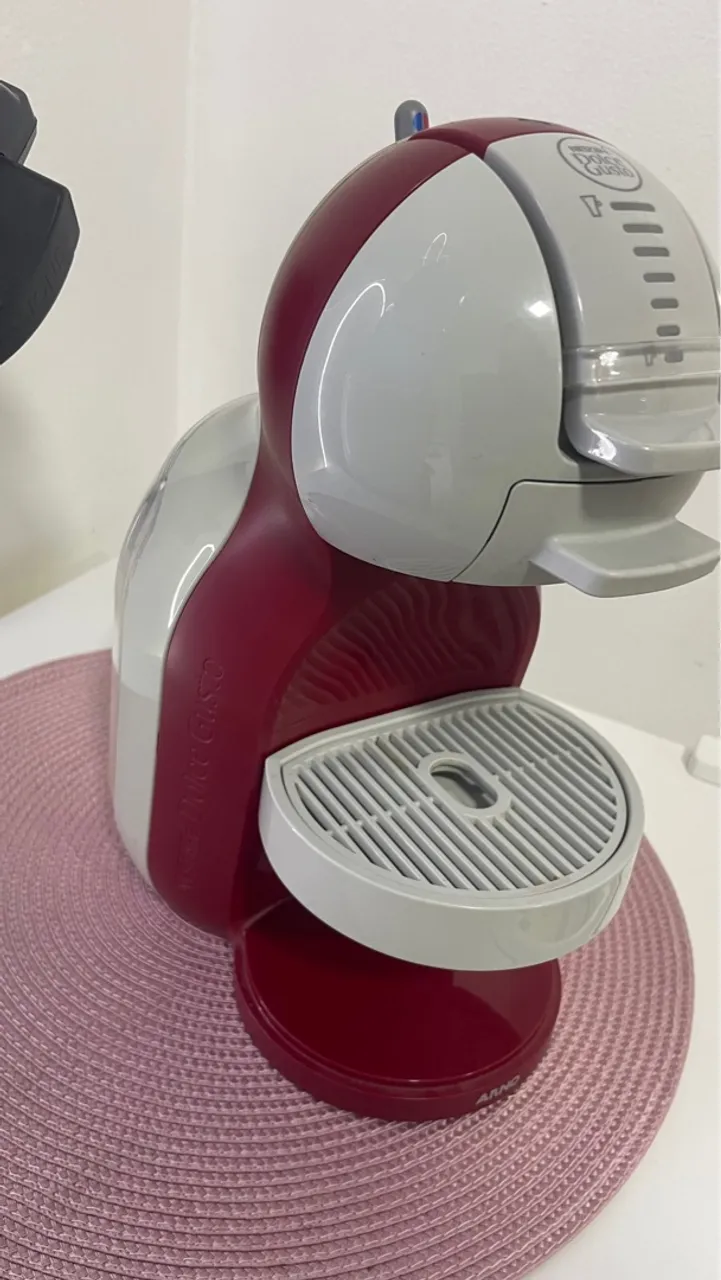 Cafeteira Dolce Gusto Genio - Vermelha 110v