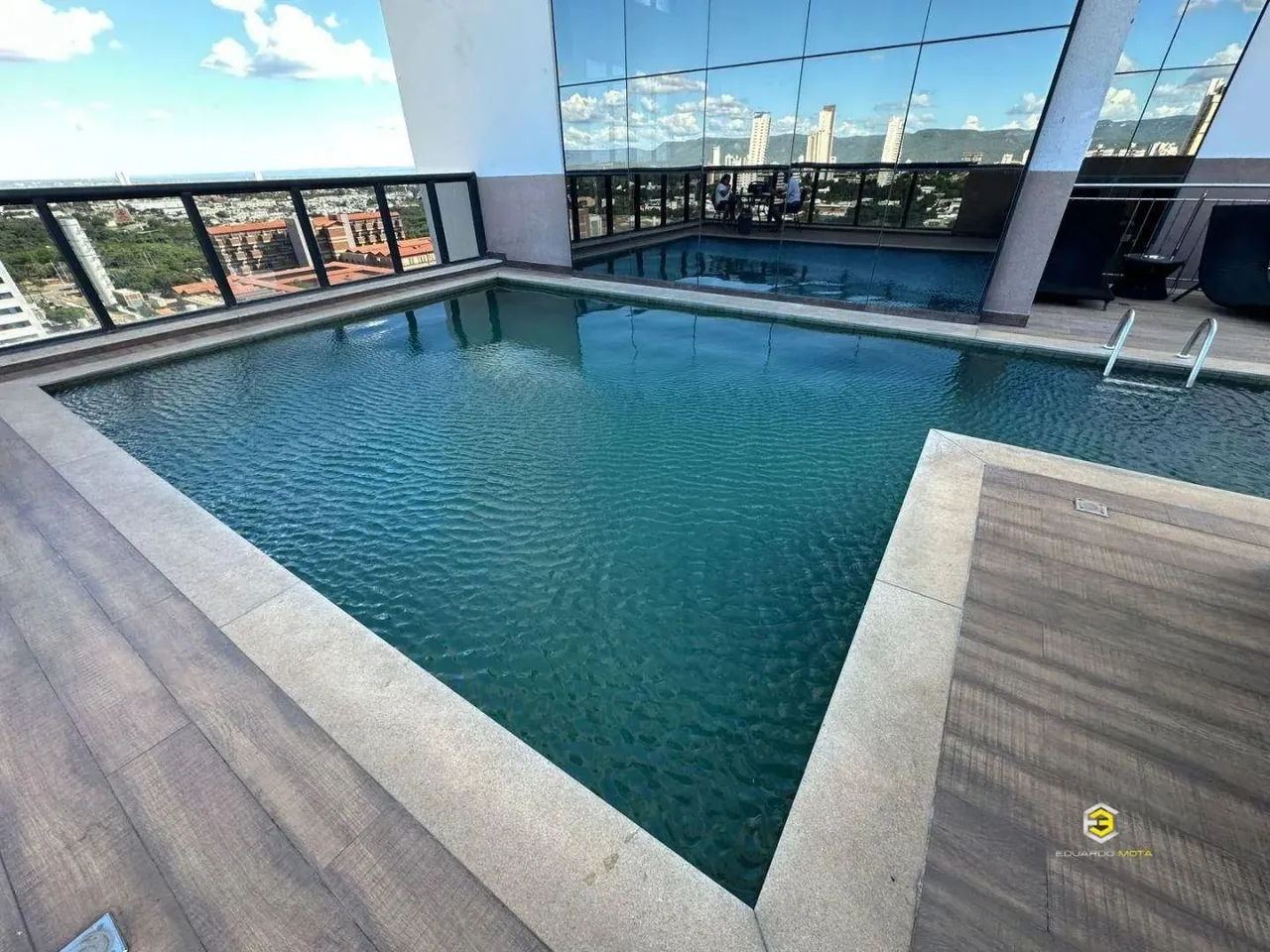 VIVENCE SUITES HOTEL