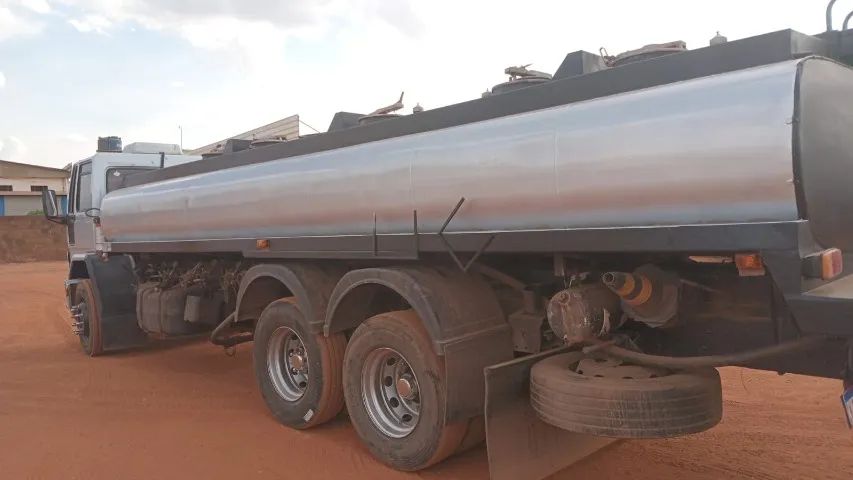 FORD CARGO 2422 TANQUE - Foto 3