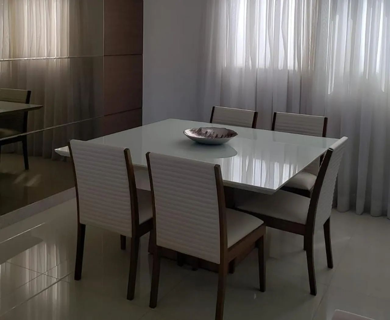 Mesa tampo de vidro laca off white