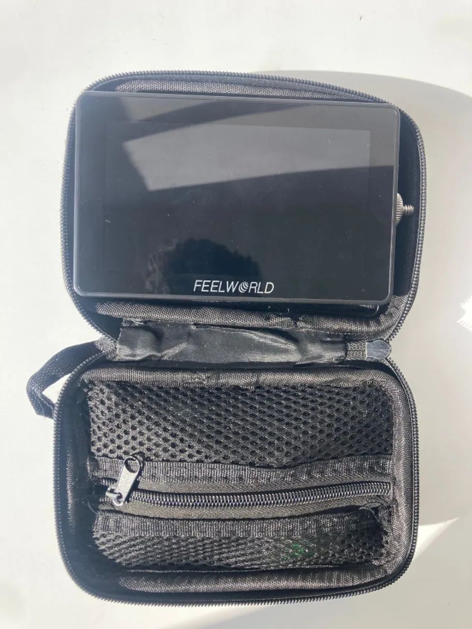 Black Magic 4K + Lente Cine manual + Acessórios + Completa - Foto 6