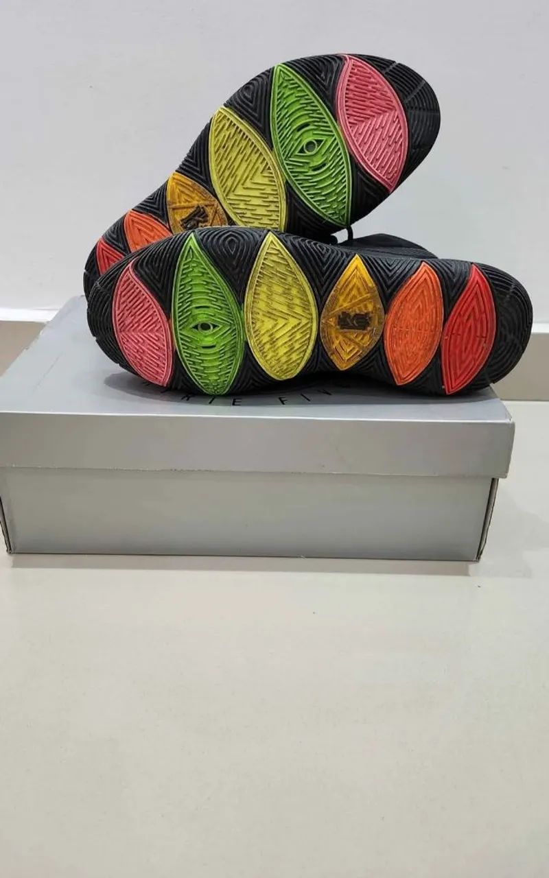 Tênis Nike Kyrie 5 Black Rainbow Tam 42 - Foto 3