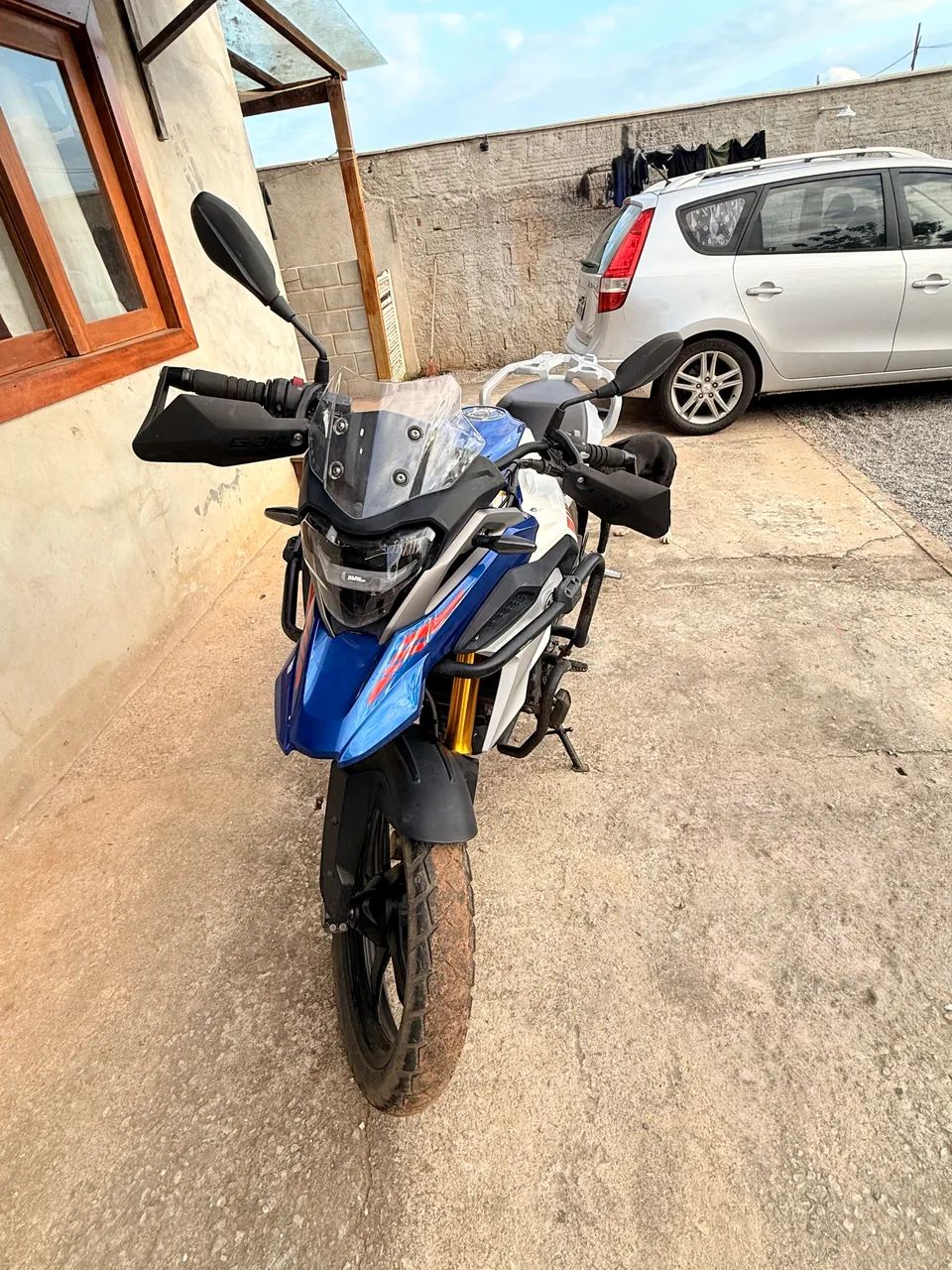 Bmw gs 310 2023/2023 único dono todas as revisões na bmw e ainda na garantia de fábrica.