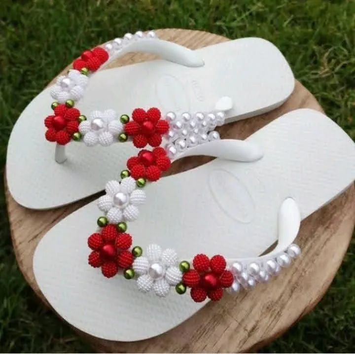 Chinelo Havaianas Decorado e Bordado com Pérolas Conforto e Beleza na mesma sandália