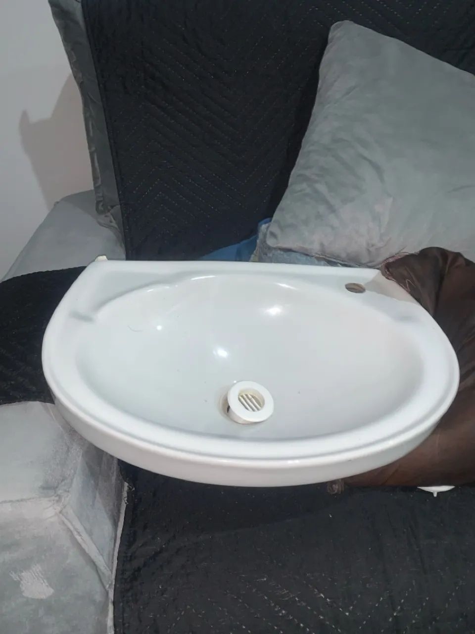 Cuba de cerâmica branca64840784408834121