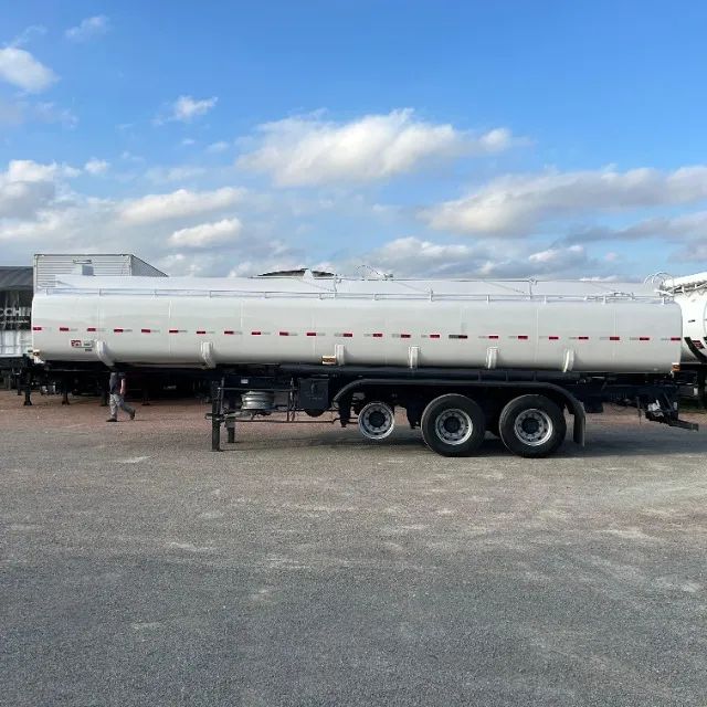 Carreta Tanque 32 Mil Litros 3 Eixos Tanque Aço 1999 - Foto 8