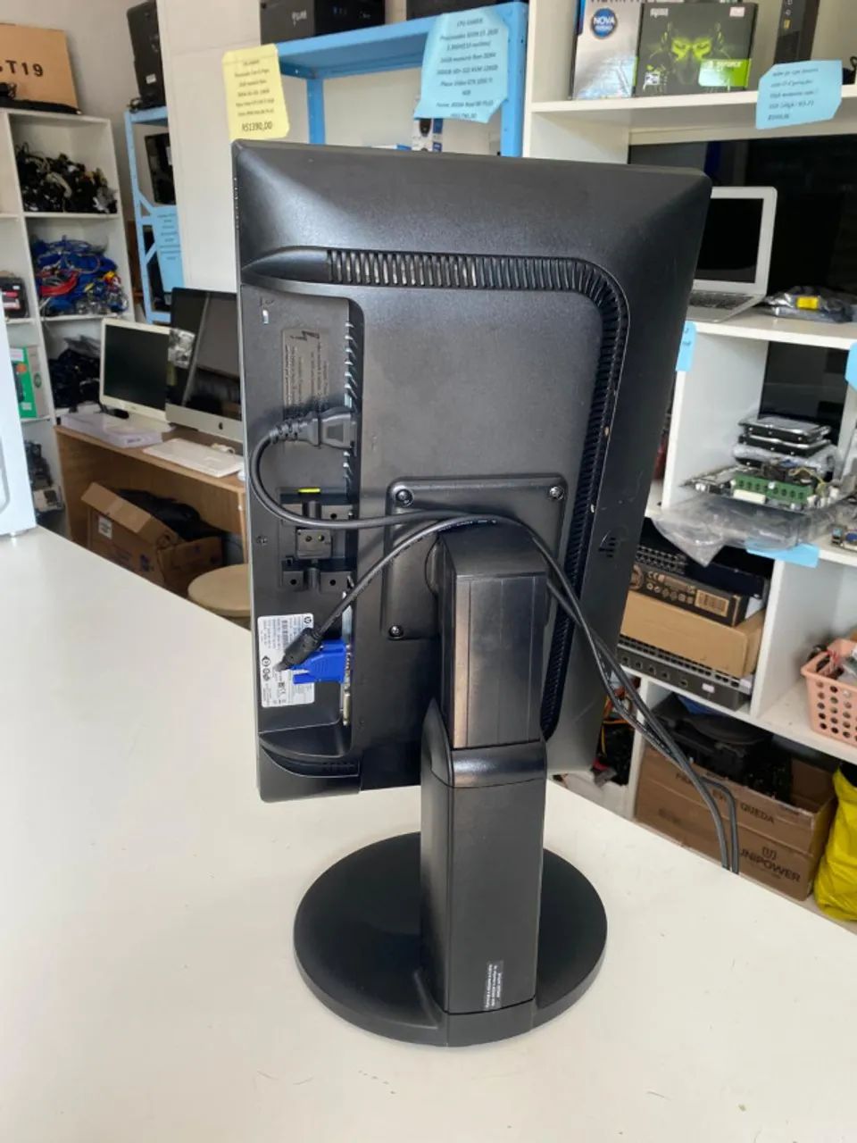 monitor 20 polegadas articulado hp led/vga/DVI/ perfeito com garantia e nf - Foto 2