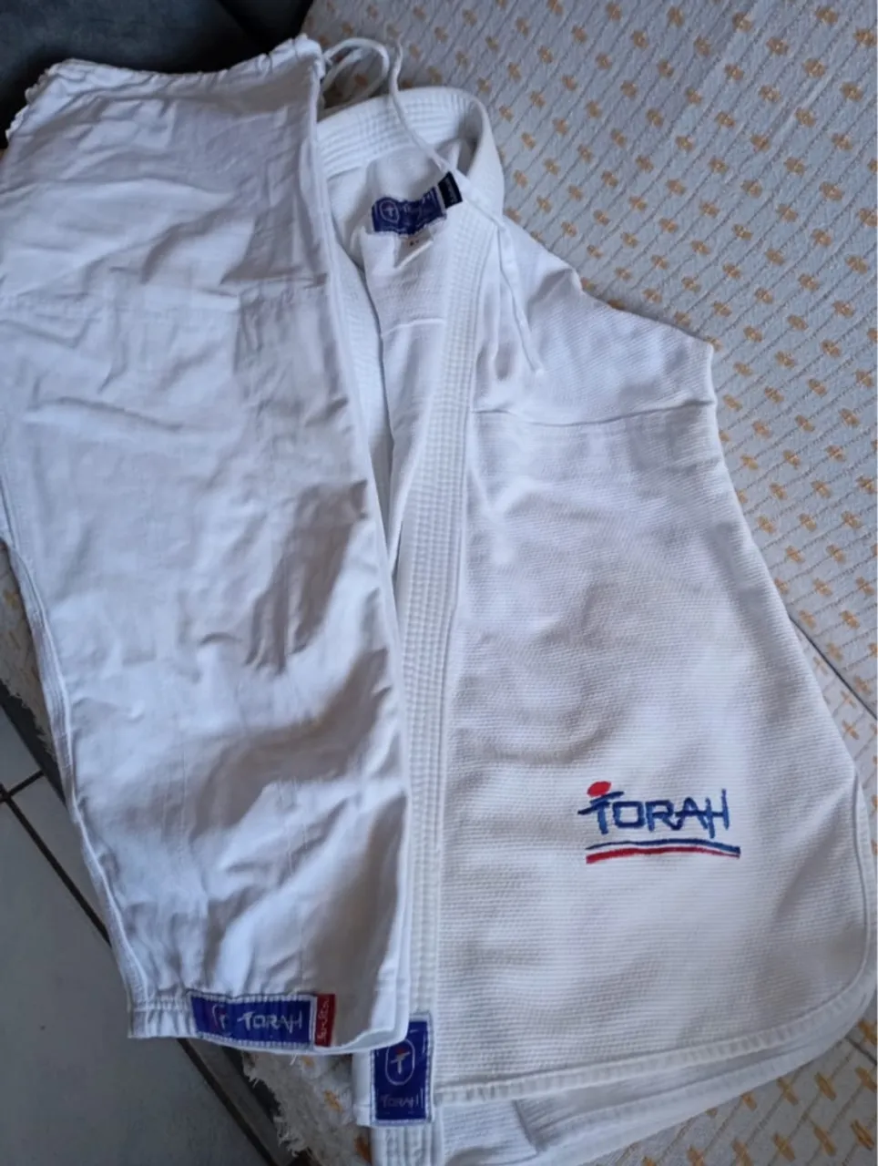 Kimono Jiu-Jitsu Torah Branco - Novo