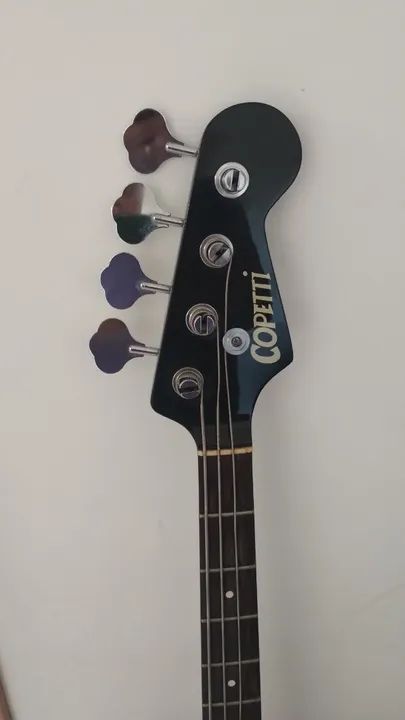 Vendo contar baixo copetti 4 cordasconservado faltando apenas 1 corda 