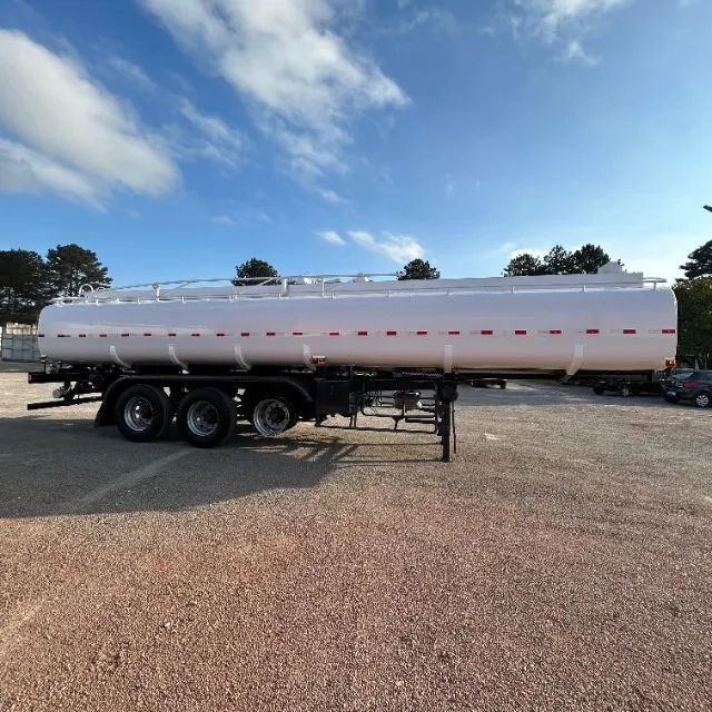 Carreta Tanque 32 Mil Litros 3 Eixos Tanque Aço 1999 - Foto 7