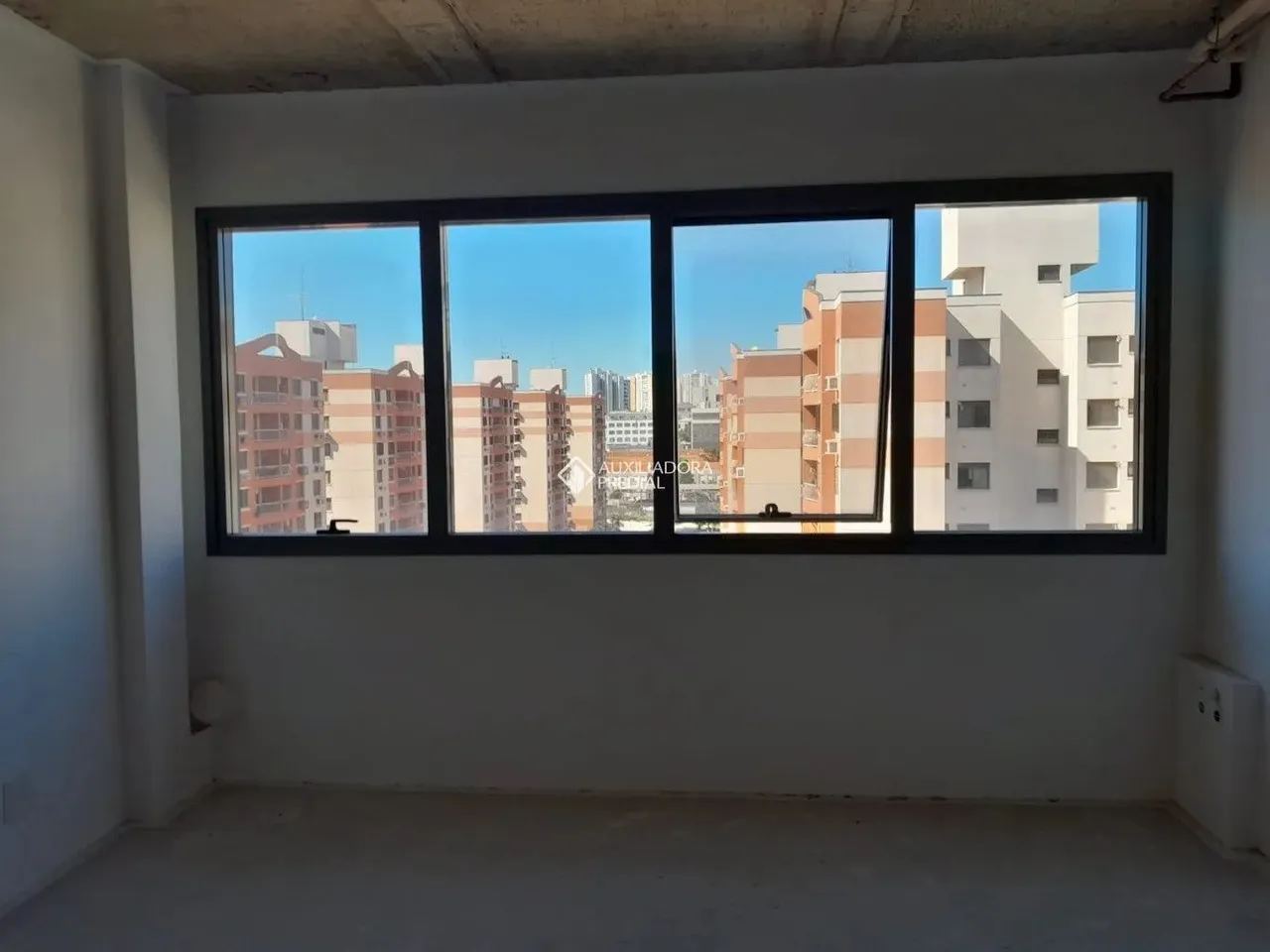 Escritório à venda no bairro Cristo Redentor com 38 m² de área útil disponível