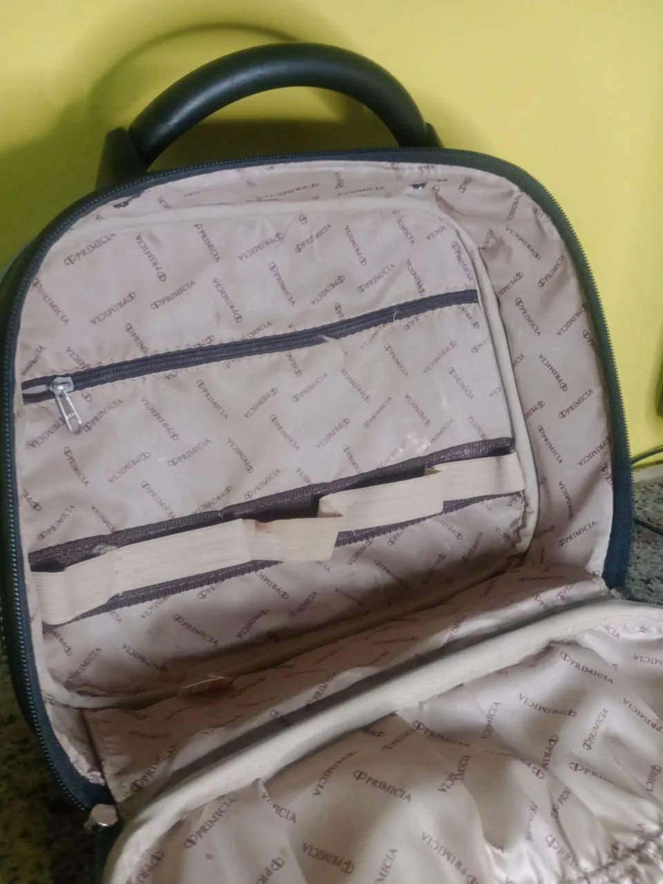 Bolsa de Mão Preta com Detalhes - Foto 3