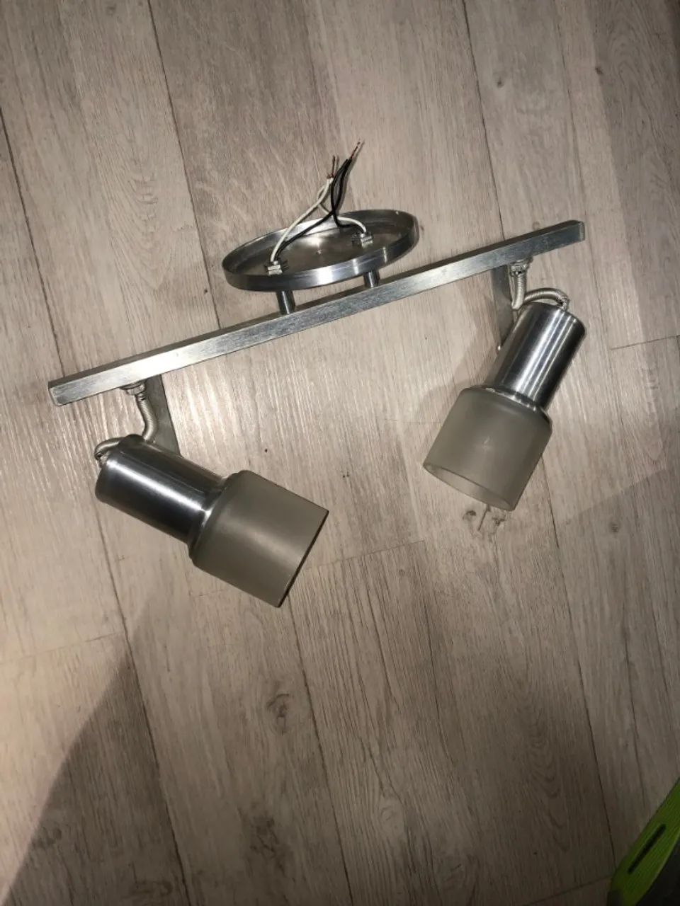 Luminária em trilho de aço - Foto 3