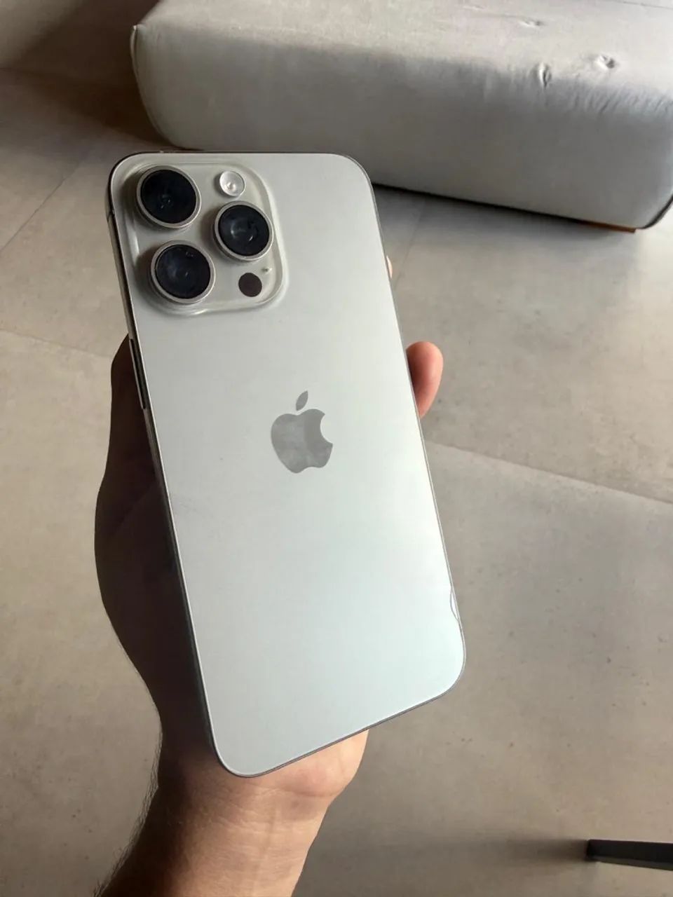 iPhone 15 pro Max 256gb conservado - Celulares e Smartphones