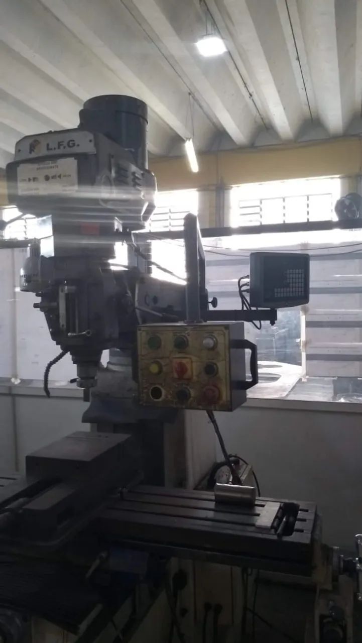 Fresadora Ferramenteira ISO40 - Foto 2