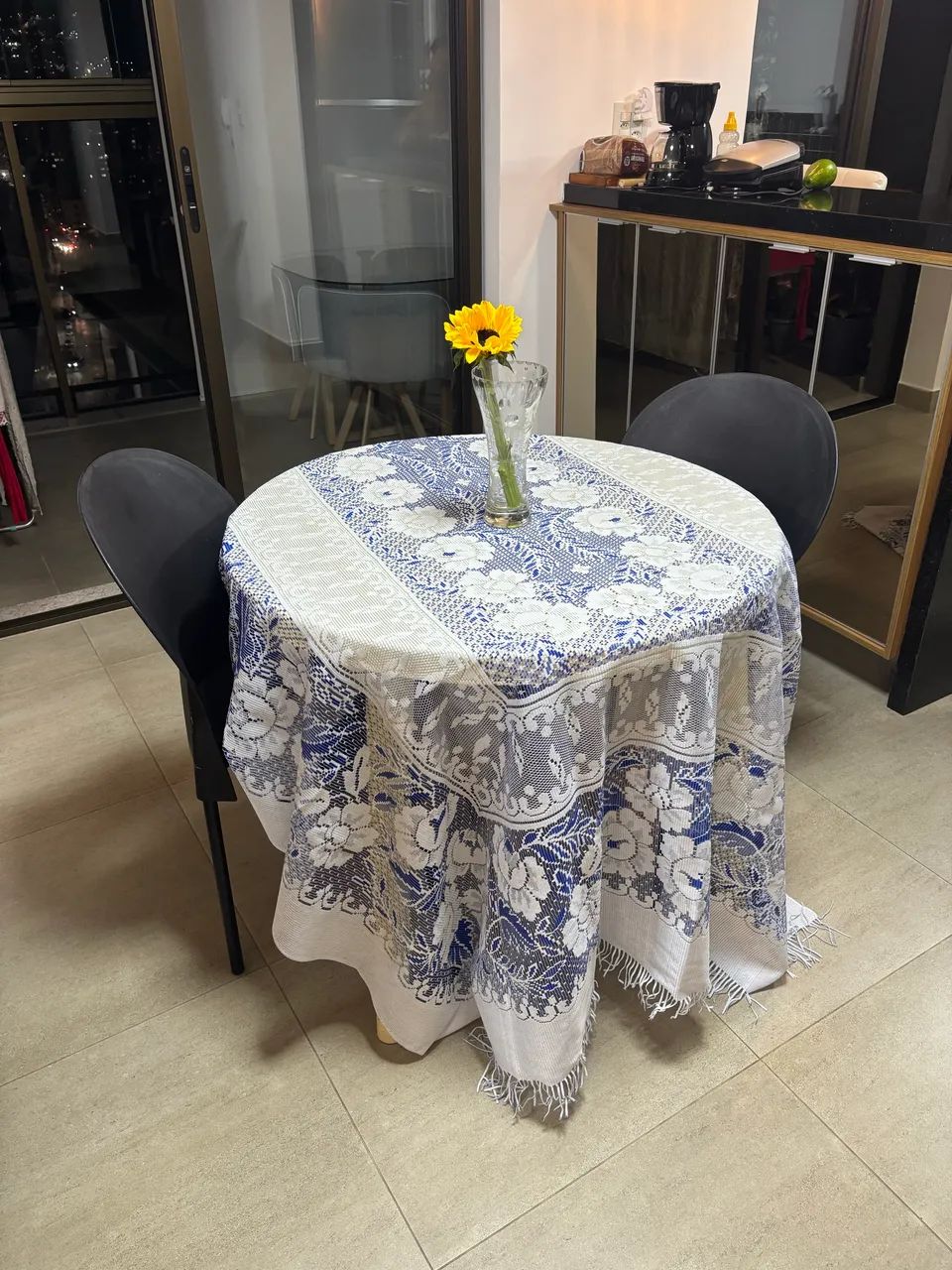 Mesa redonda 64307305088385122