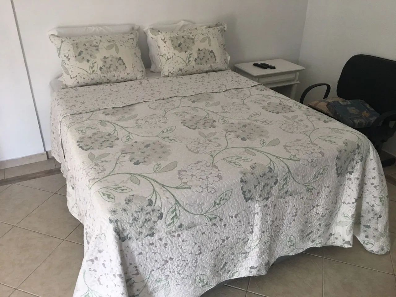 Cama Queen Sealy Tempur