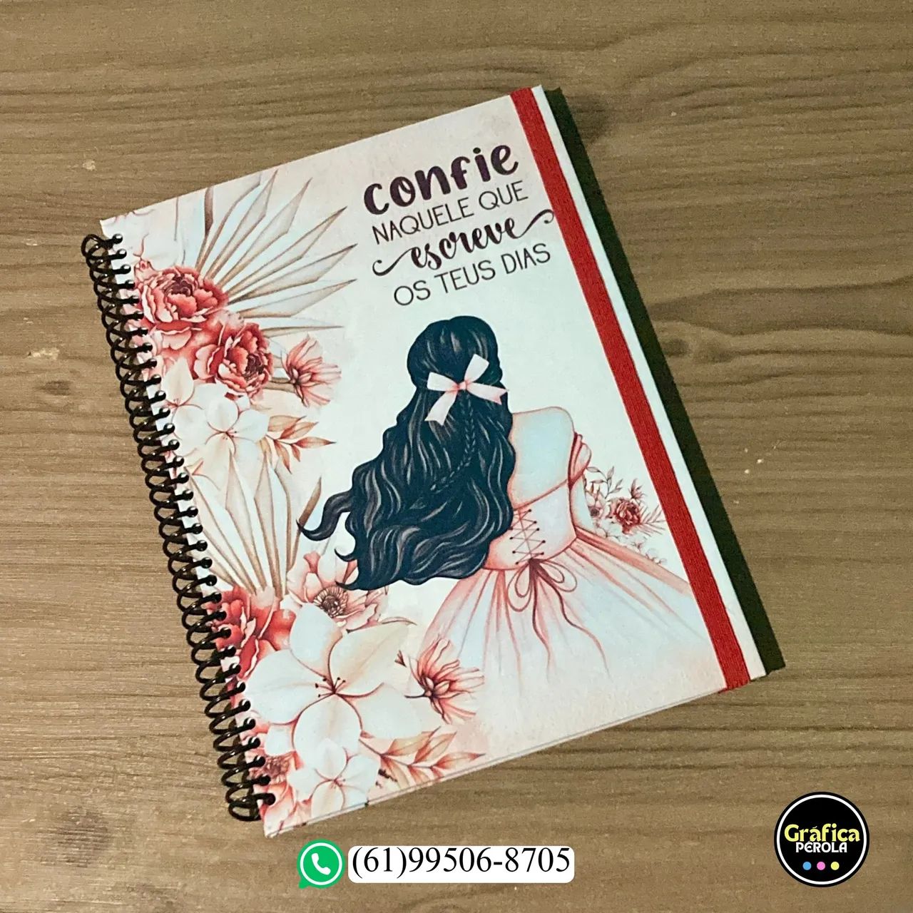 Caderno floral com versículos