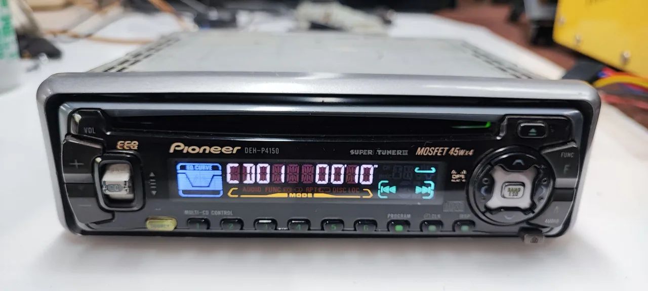 Toca CD Pioneer DEH-P4150