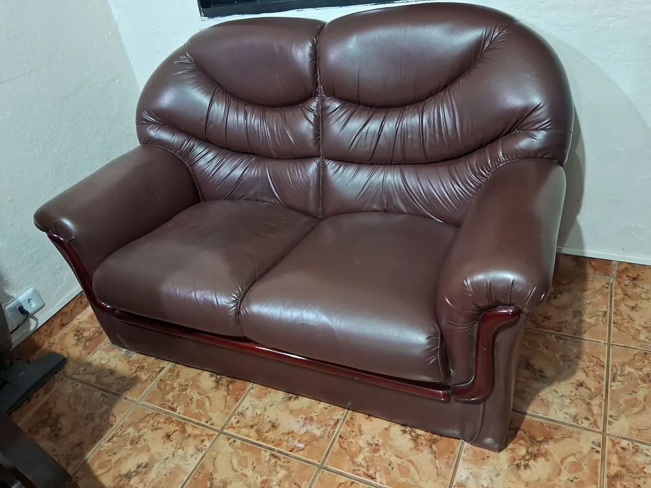 sofá de couro legítimo de 2 lugares - Foto 2