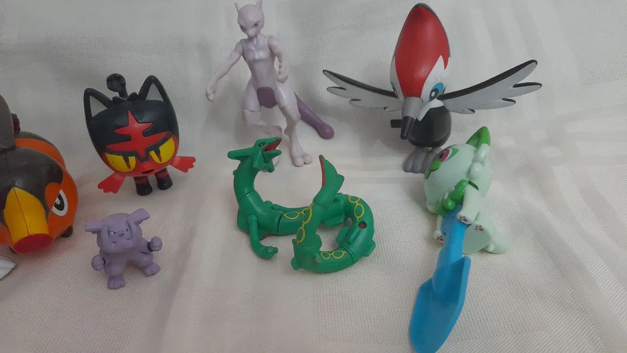 Bonecos pokemon colecionáveis  - Foto 3