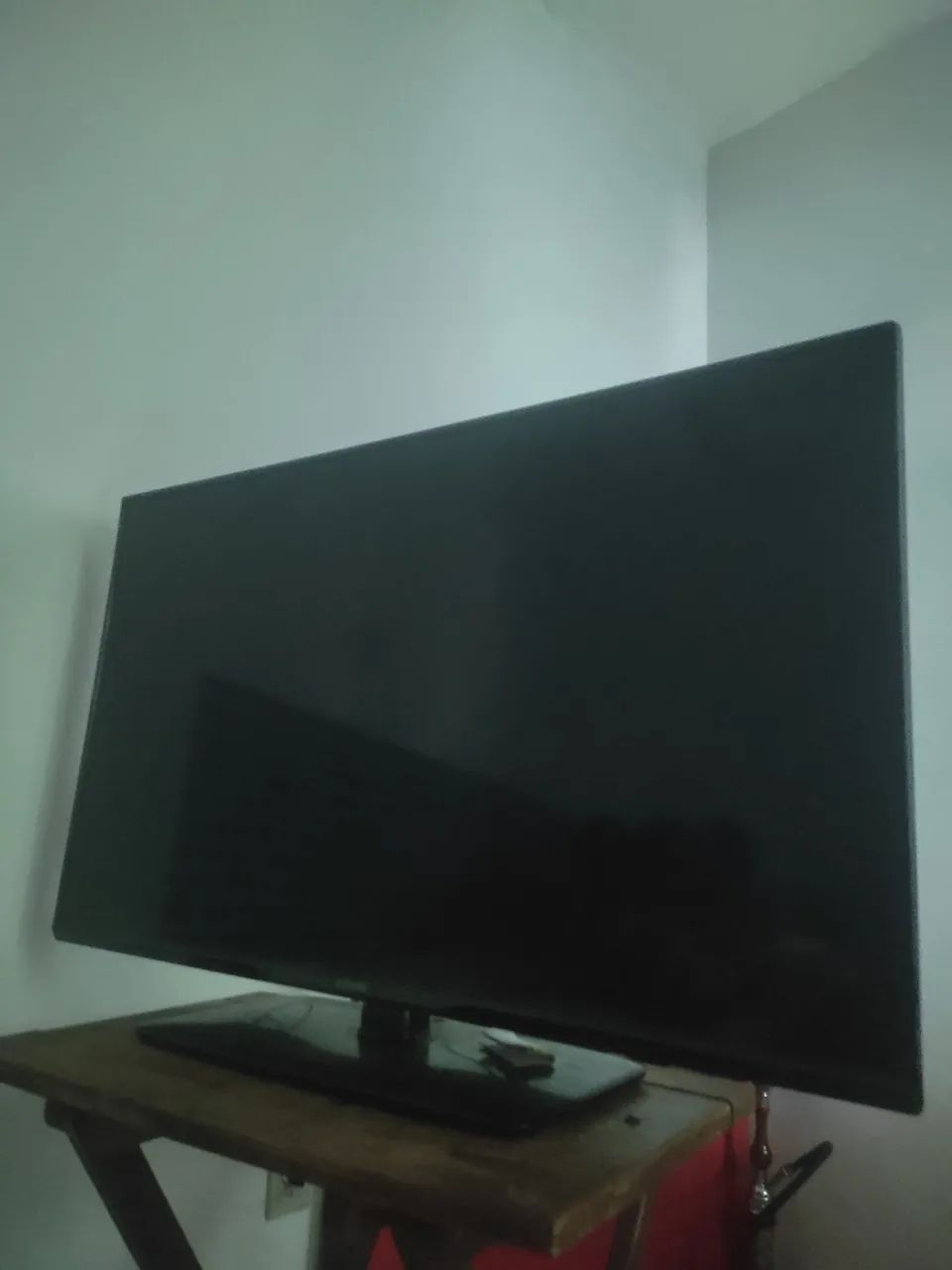 Vendo televisão zerada