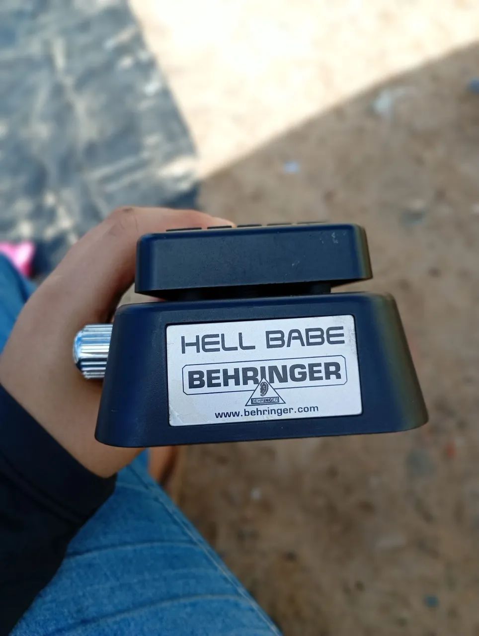 Pedal Wah Behringer Hell Babe HB01 - Foto 3