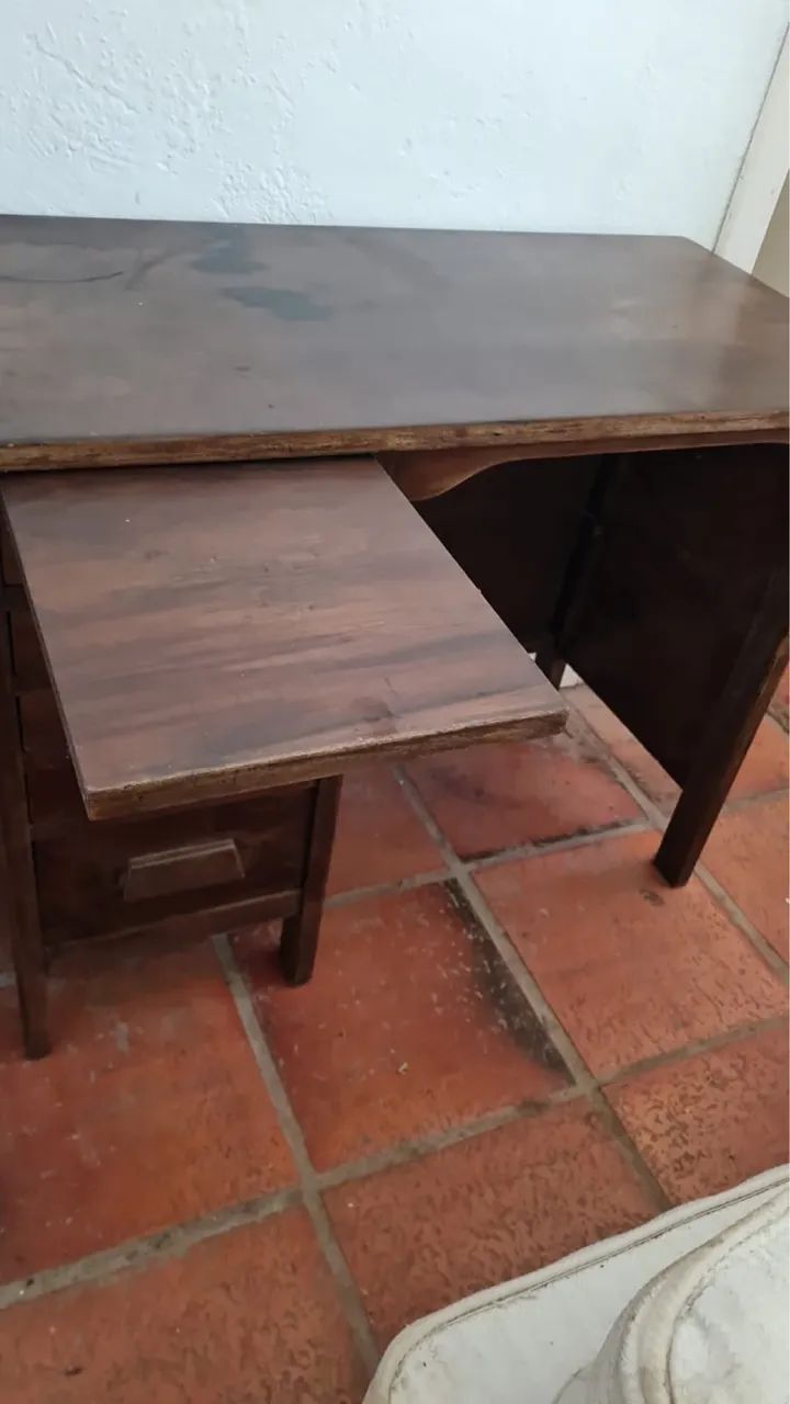 Vendo escrivaninha antiga - Foto 2