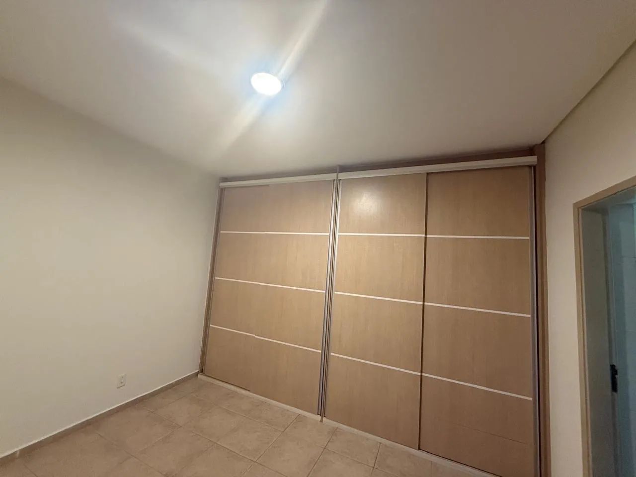 Guarda-roupa Planejado Grande (Amadeirado)