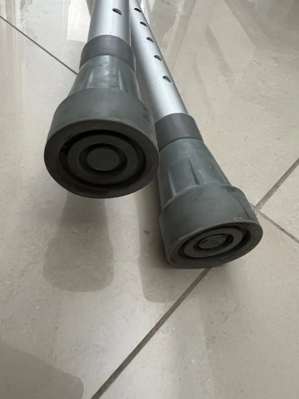 EXCELENTE Par de Muletas Articuladas trazidas da Inglaterra!!! - Foto 5