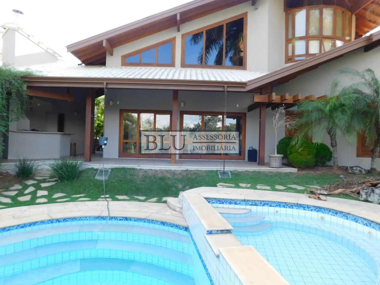 CASA A VENDA QUATRO QUARTOS NO ALPHAVILLE CAMPINAS