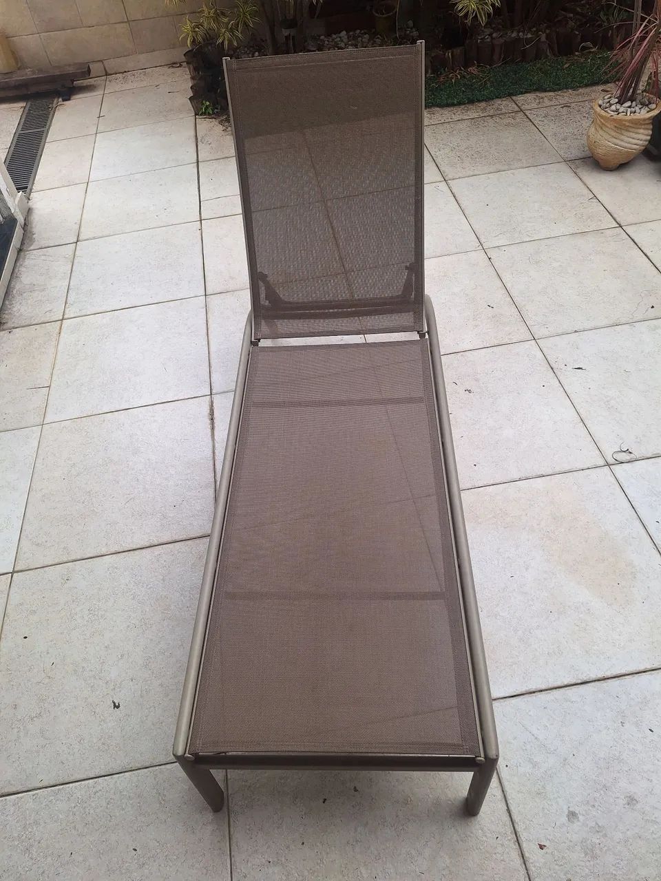 Espreguiçadeira Para Piscina / Jardim Em Alumínio E Tela Sling - Ótimo Estado - Foto 4