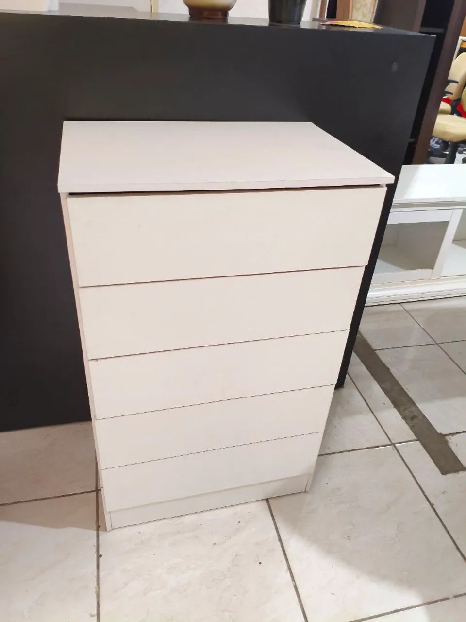 Cômoda pequena 
