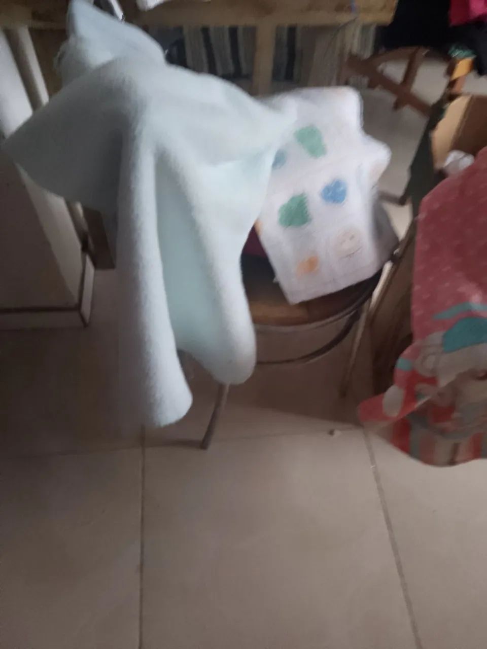 Protetor de berço e uma colcha - Foto 3