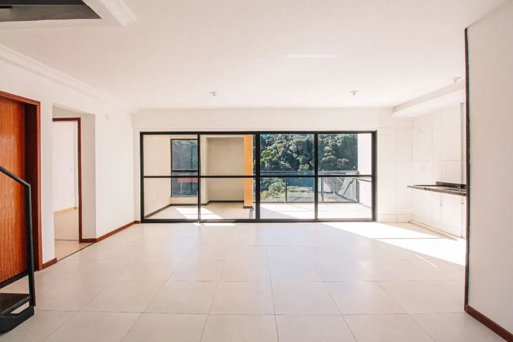 Cobertura duplex novinha com 4 quartos e 3 vagas e garagem