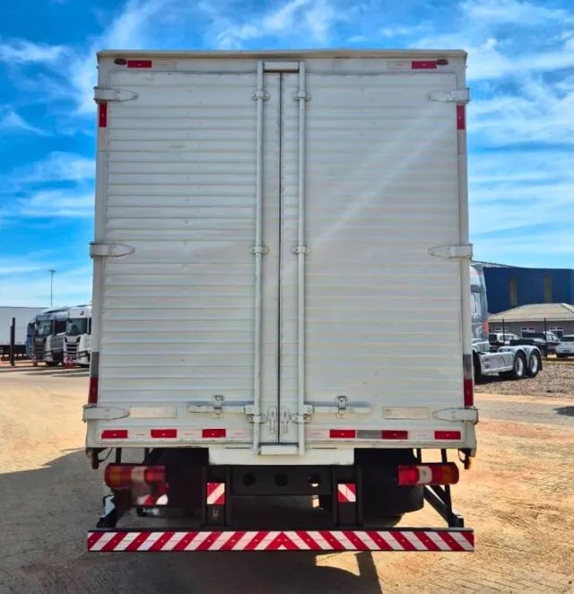Mb Accelo 1016 2019 Baú 7 mts  - Foto 4