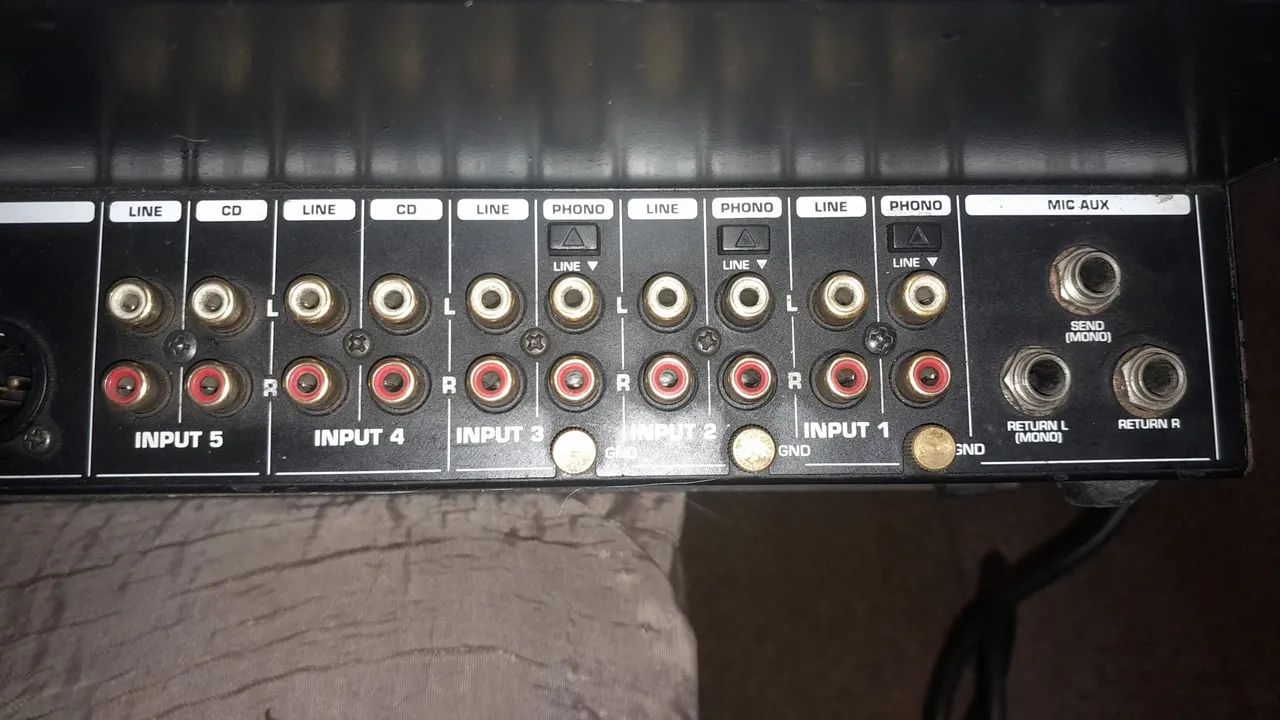 Mixador Behringer VMX1000 - Foto 4