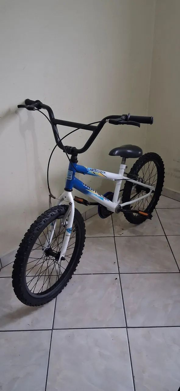 Bicicleta infantil aro 20 - Foto 5